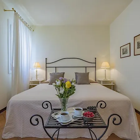 Lo Squero 3 Apartment With Balcony In Dorsoduro Venice Room photo